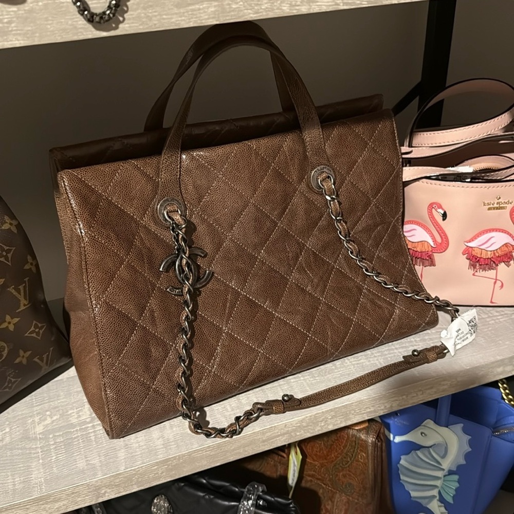 AUTHENTIC CHANEL  HANDBAG ** CAVIAR LEATHER ** VERSATILE, SPACIOUS AND BEAUTIFUL - Picture 9 of 17